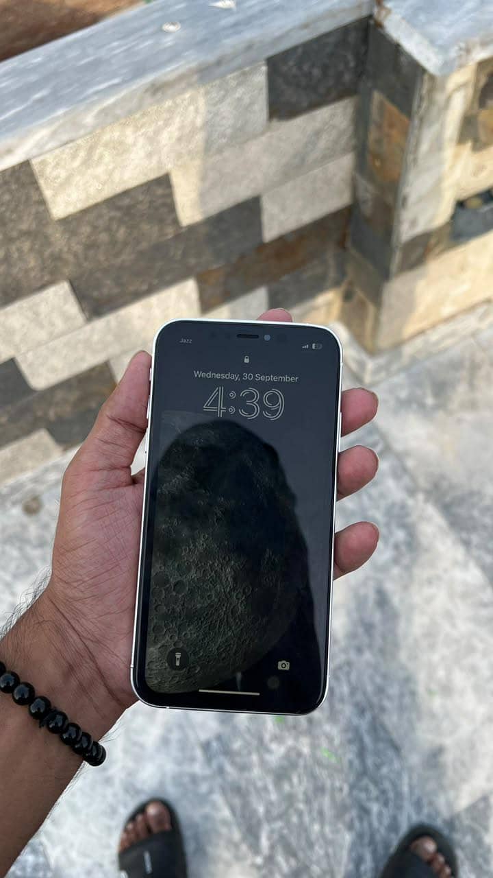 Apple iPhone XR 4