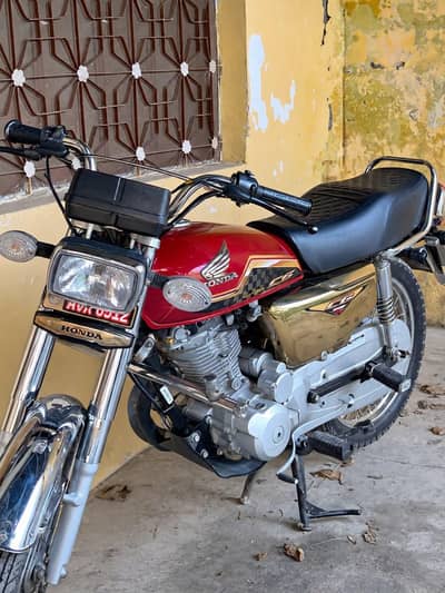 Honda 125 2024 Gold Edition