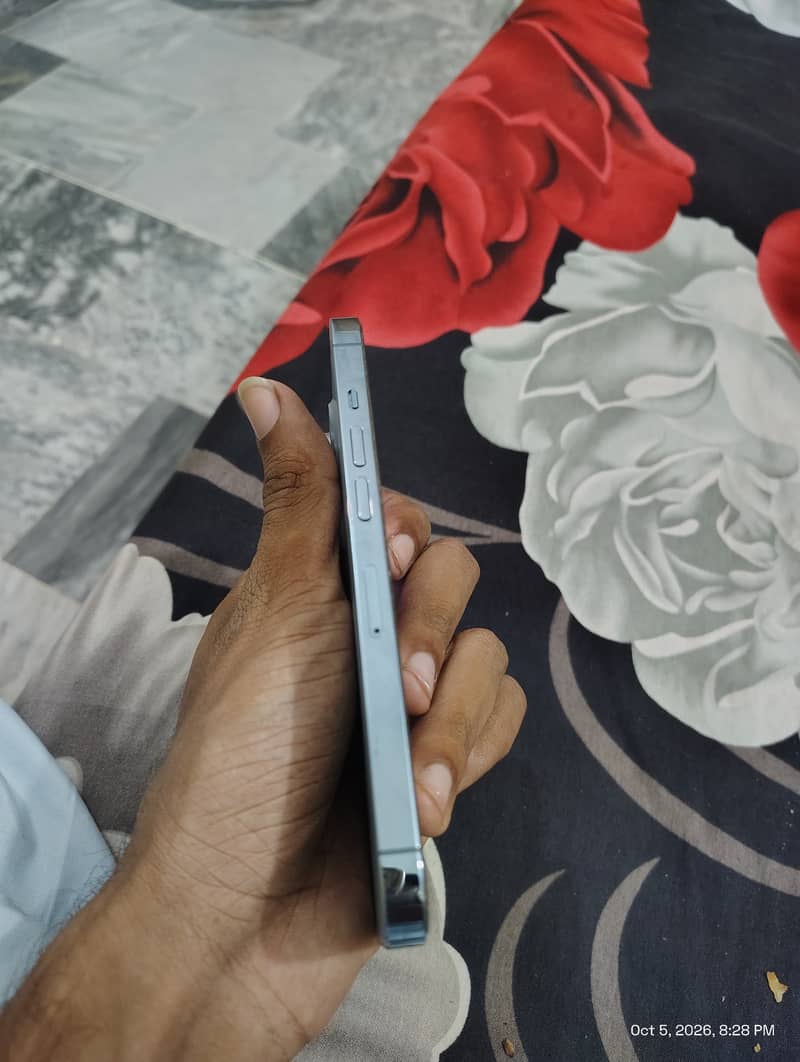 Apple iPhone 13 Pro 6