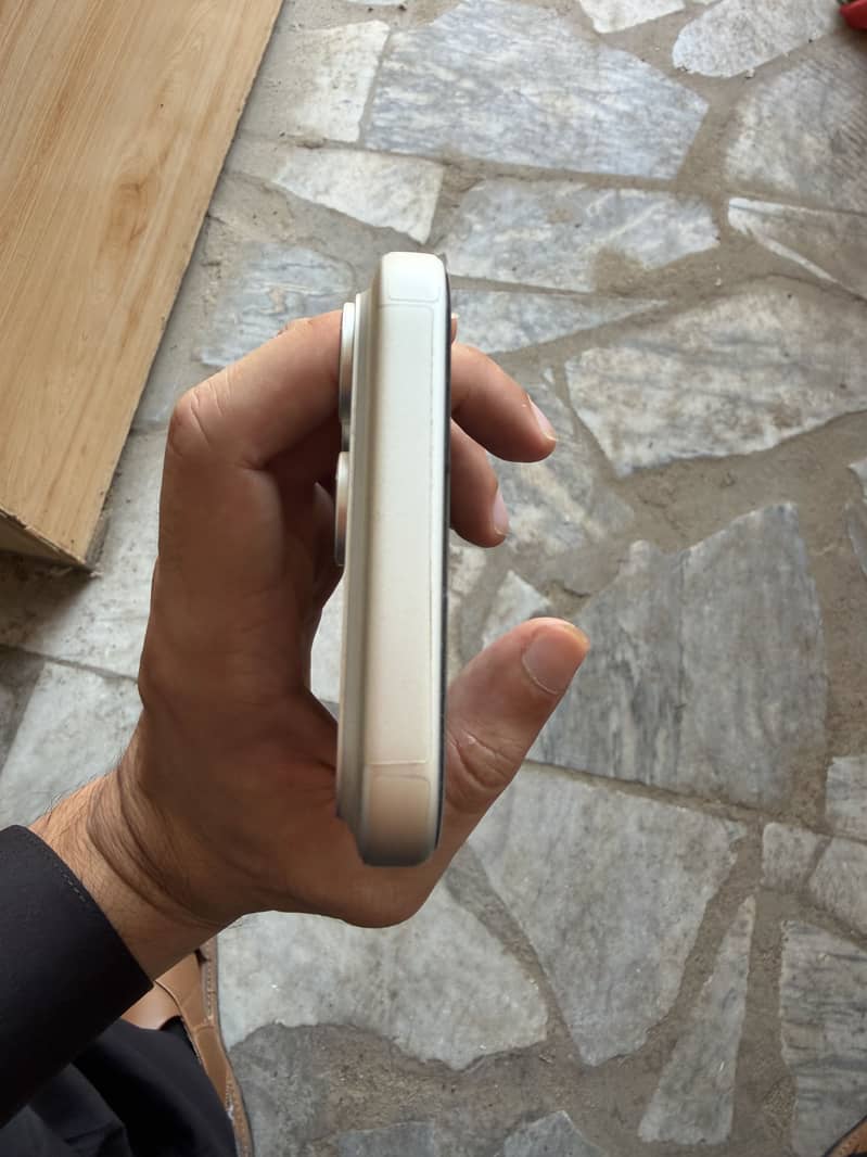 Apple iPhone 17 Pro Max 5