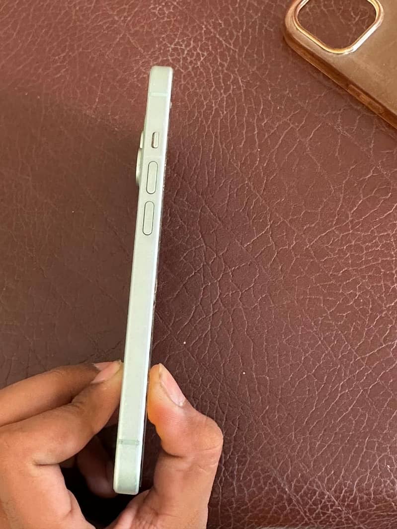 Apple iPhone 15 2