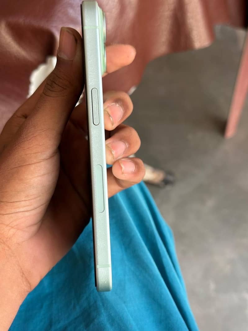 Apple iPhone 15 3