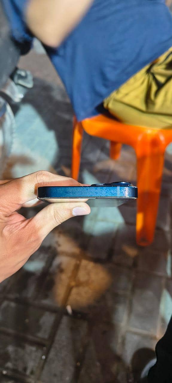 Apple iPhone 14 4