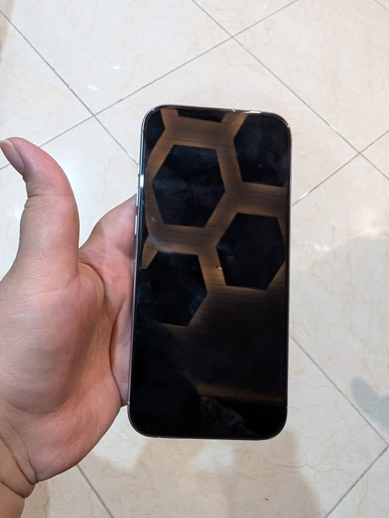 Apple iPhone 16 Pro Max 7