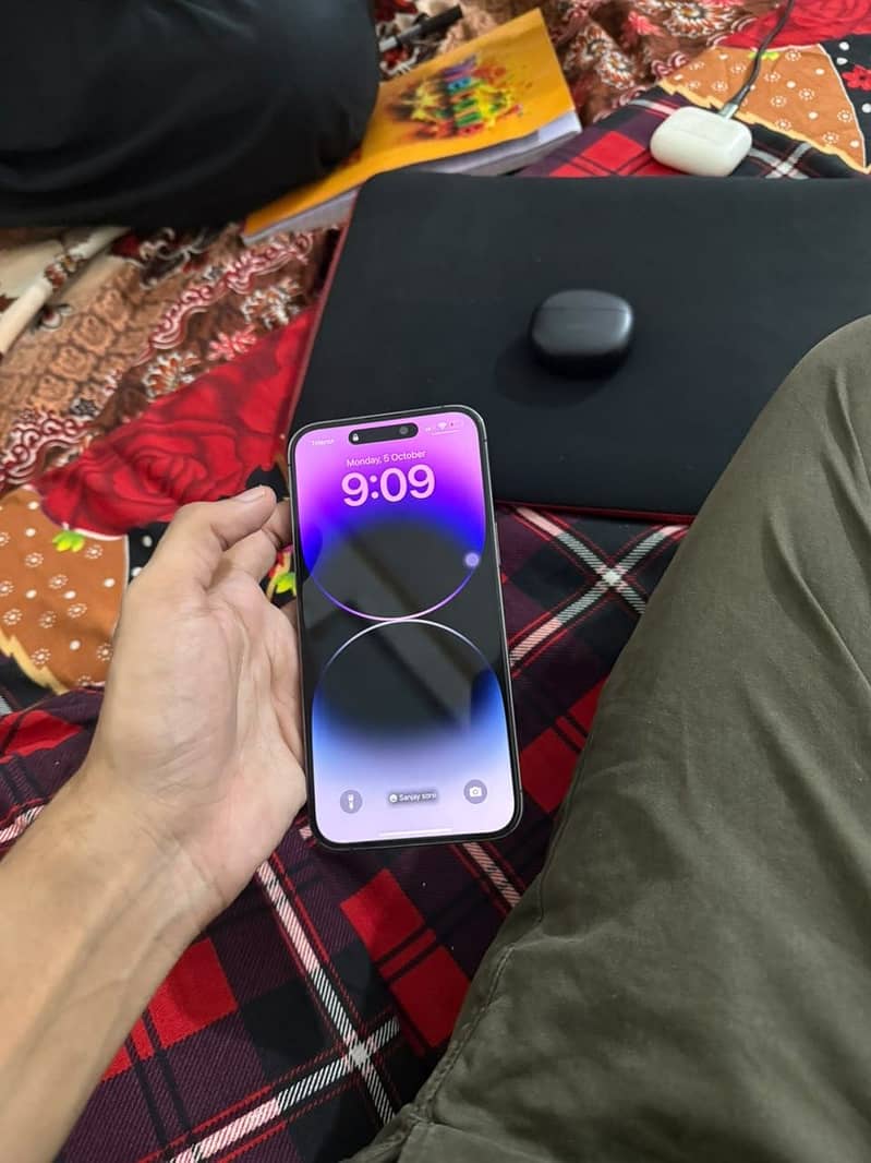 Apple iPhone 14 Pro Max 0