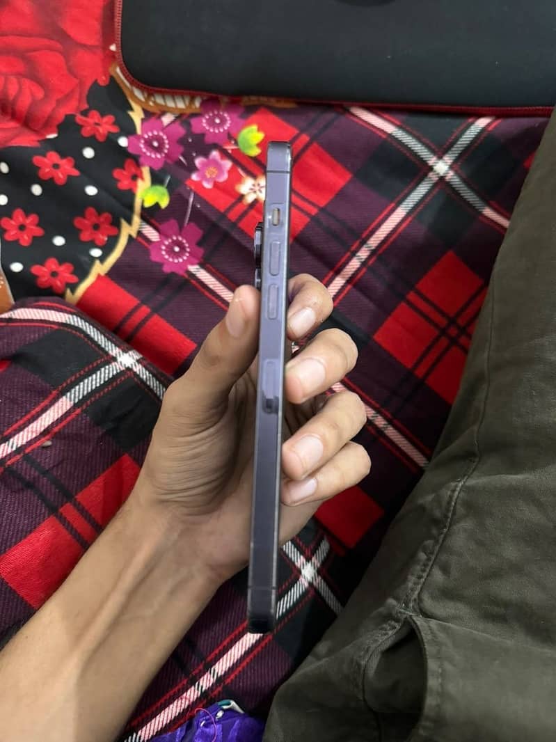 Apple iPhone 14 Pro Max 2