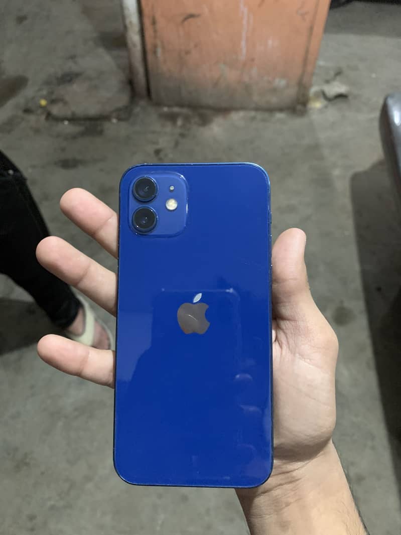 iPhone 12 0