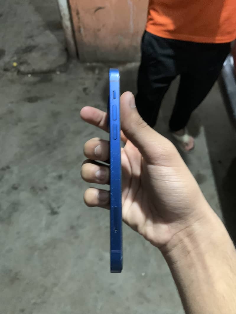 iPhone 12 5