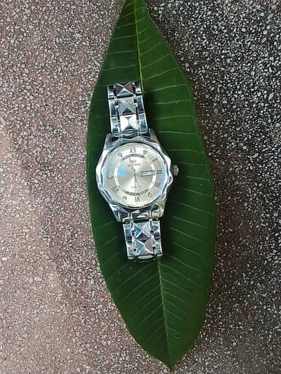 Brand New diamond shape chain watch.