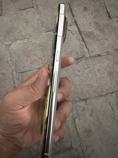 Google Pixel 7 Pro koi fuld nhi hy bil kul ok hy 10by 10 conditi