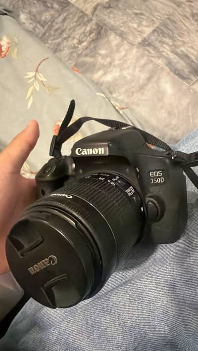750D canon with 18-55mm
