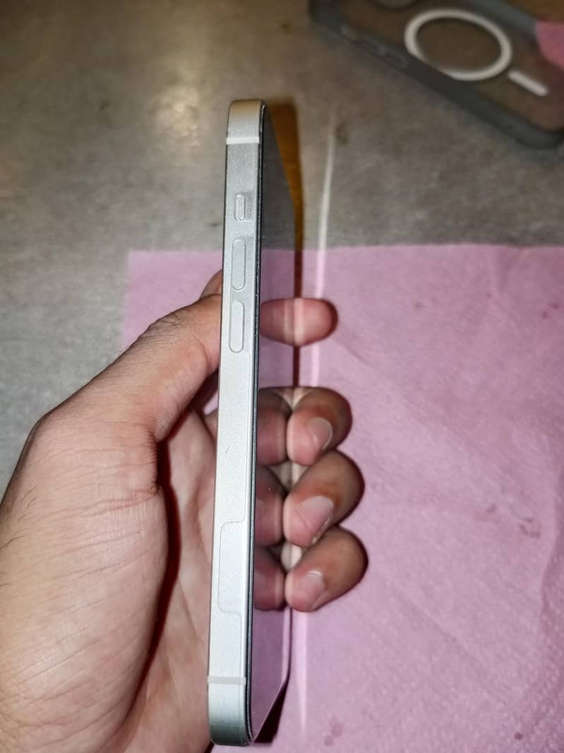 Apple iPhone 14 1