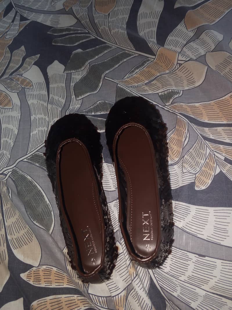 NEW UK 18