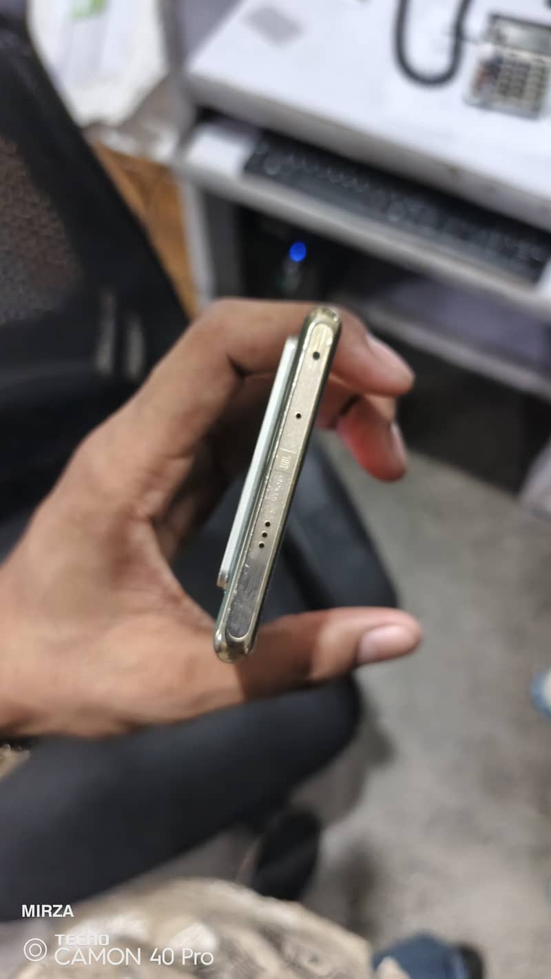 Infinix note 40 pro 4