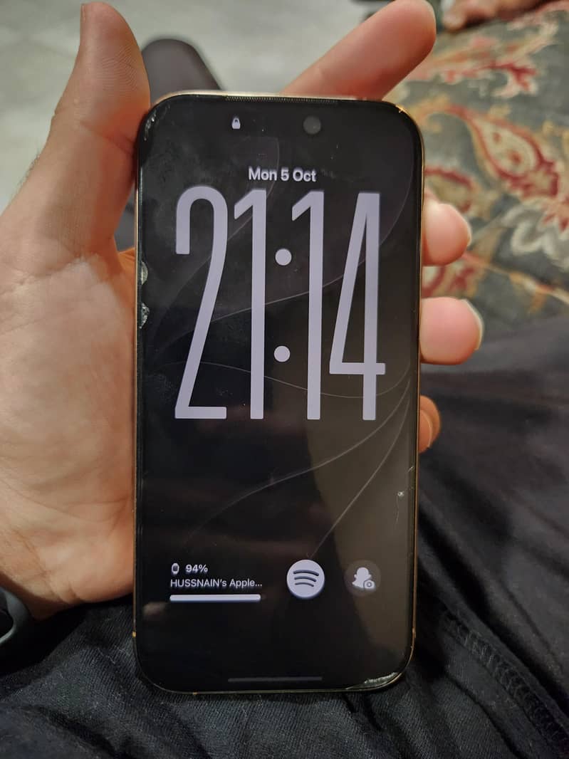 Apple iPhone 16 Pro 1