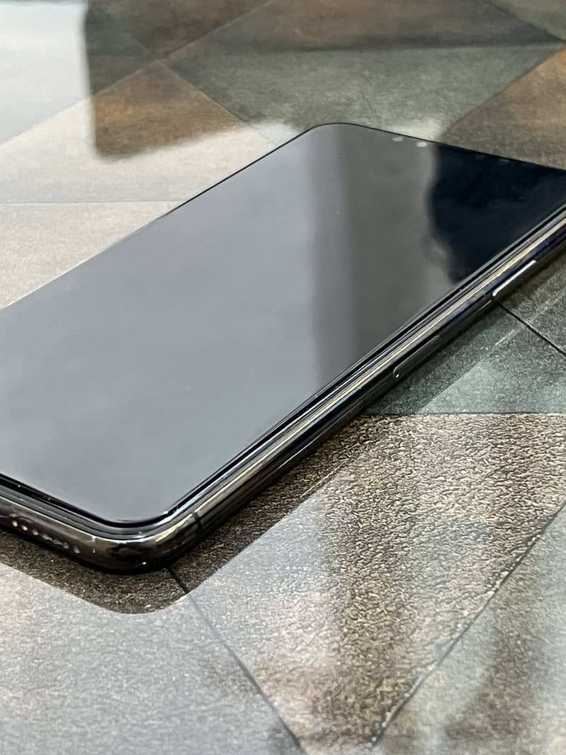 iPhone 11 Pro Max 7
