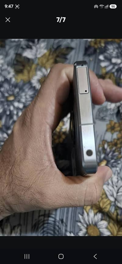 Sharp Aquos R7