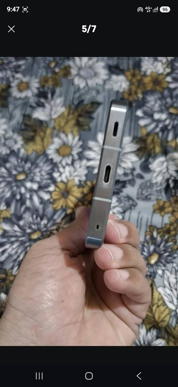 Sharp Aquos R7 1