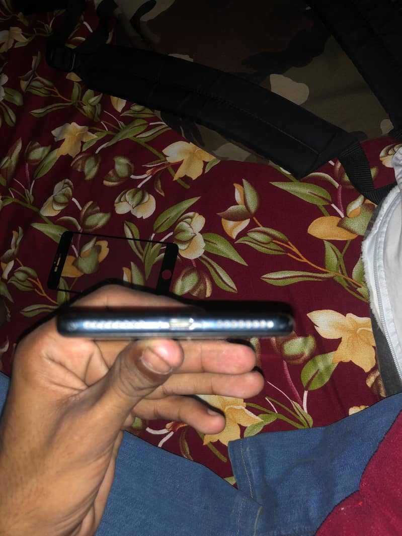 Apple iPhone 7 Plus 3