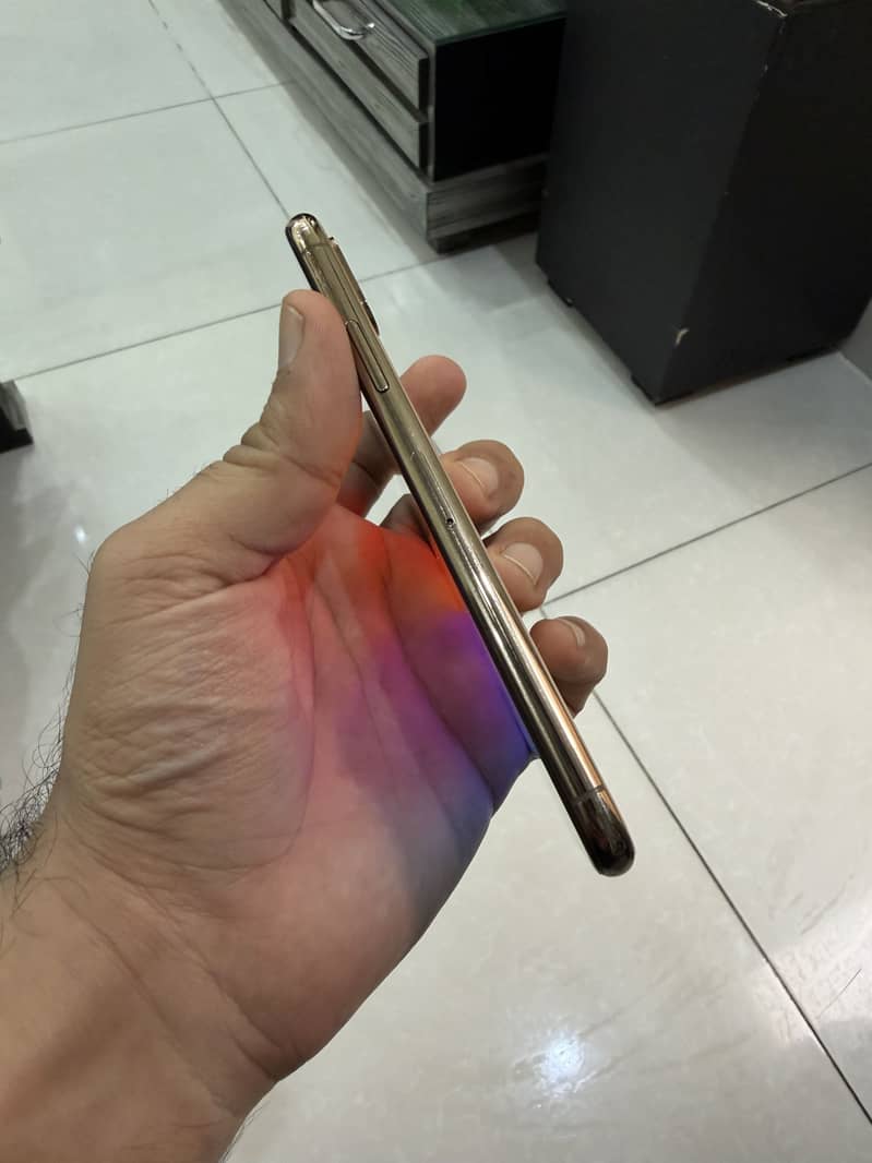 iPhone XS 5