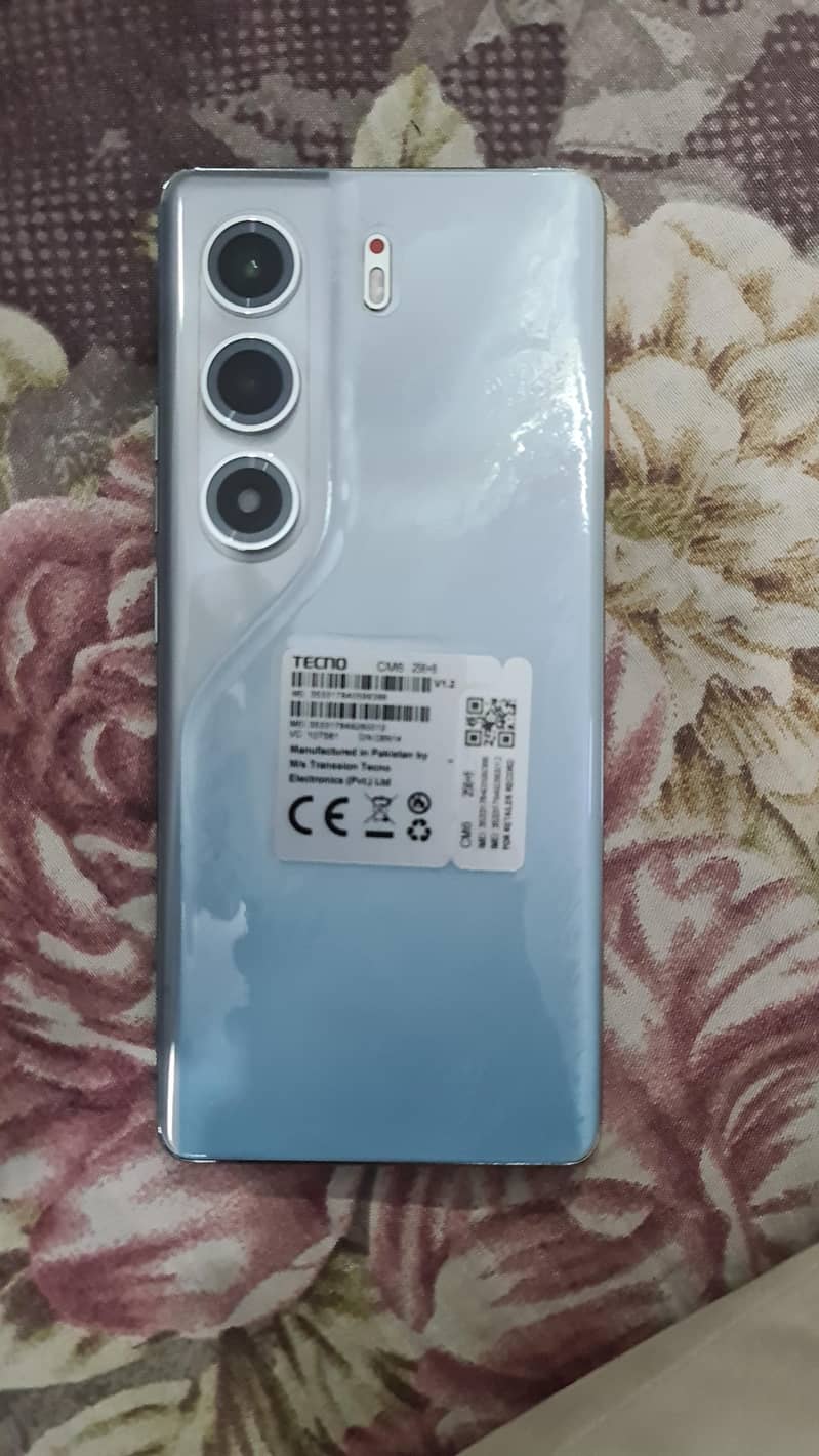 Tecno CAMON 40 Pro 0
