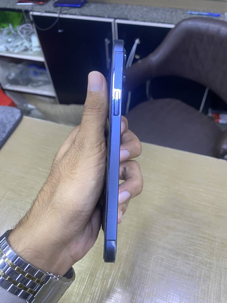 Apple iPhone 12 Pro Max 1