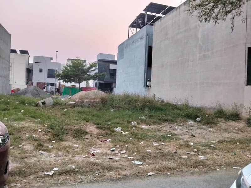 9 Town Corner Plot Facing Main Park Block B 0