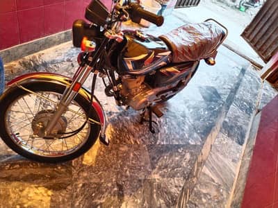 Honda 125 black edition is for sale