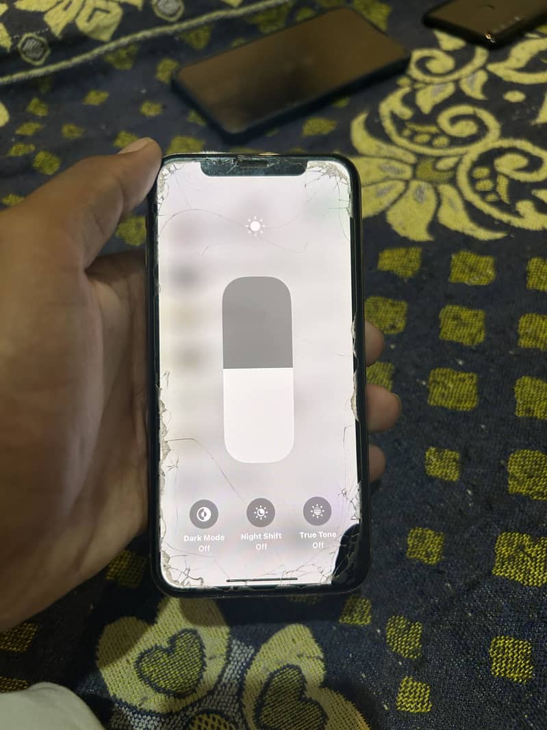 Apple iPhone XS 3