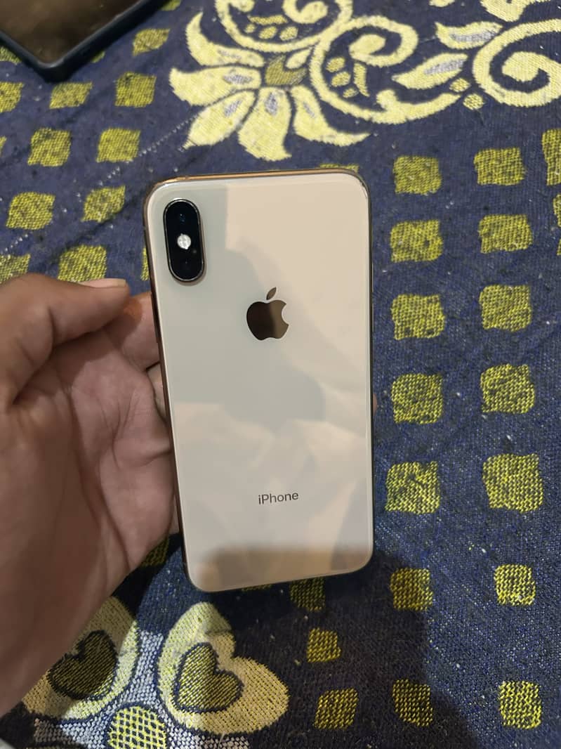 Apple iPhone XS 5