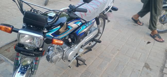 Honda CD 70 balck