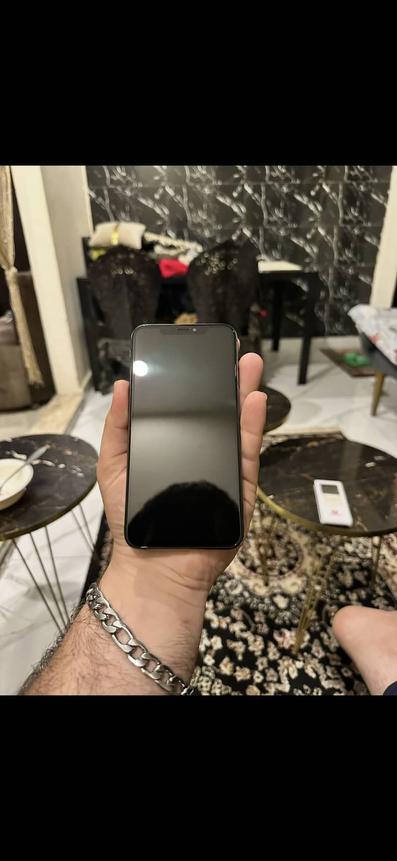 Apple iPhone XS Max 4