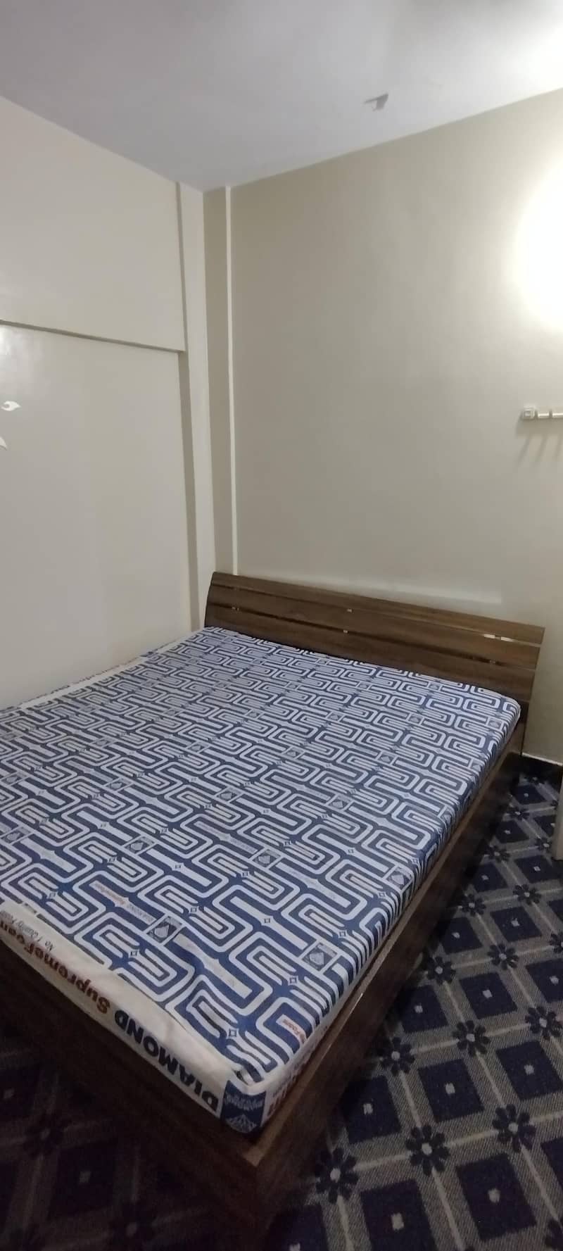 Bed 2 side table diamond form 1