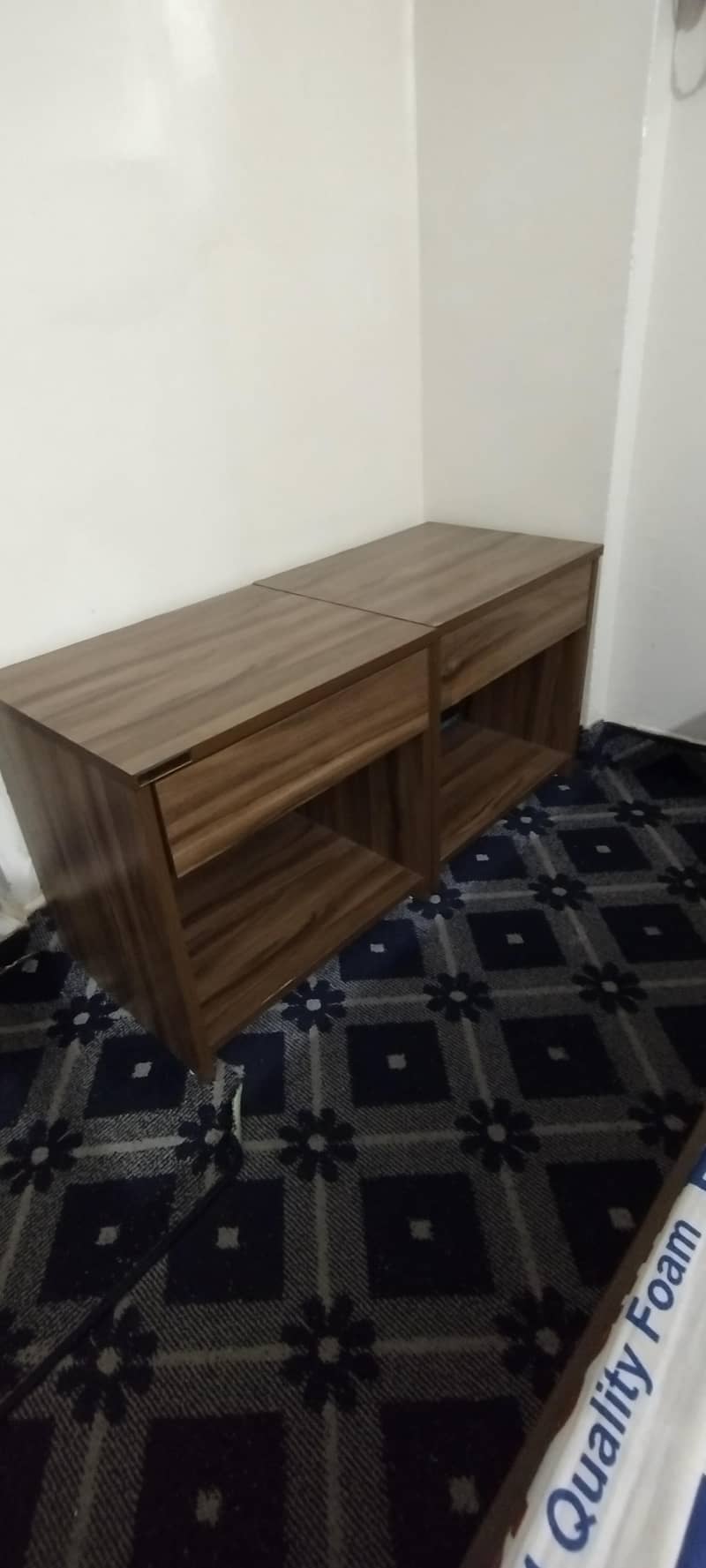 Bed 2 side table diamond form 2