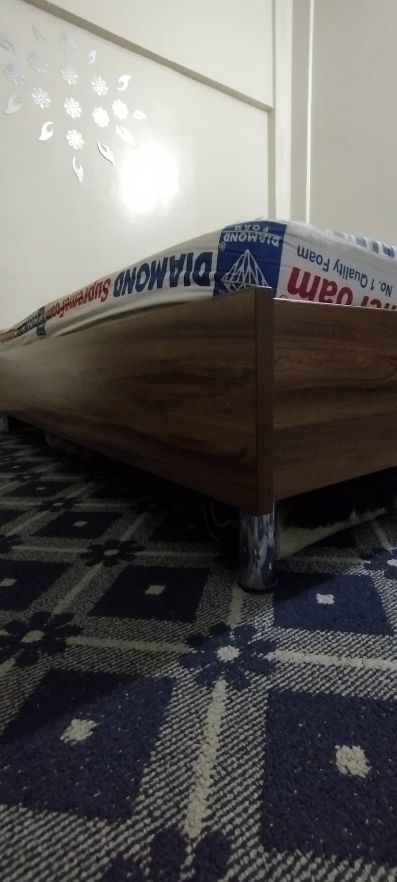 Bed 2 side table diamond form 4