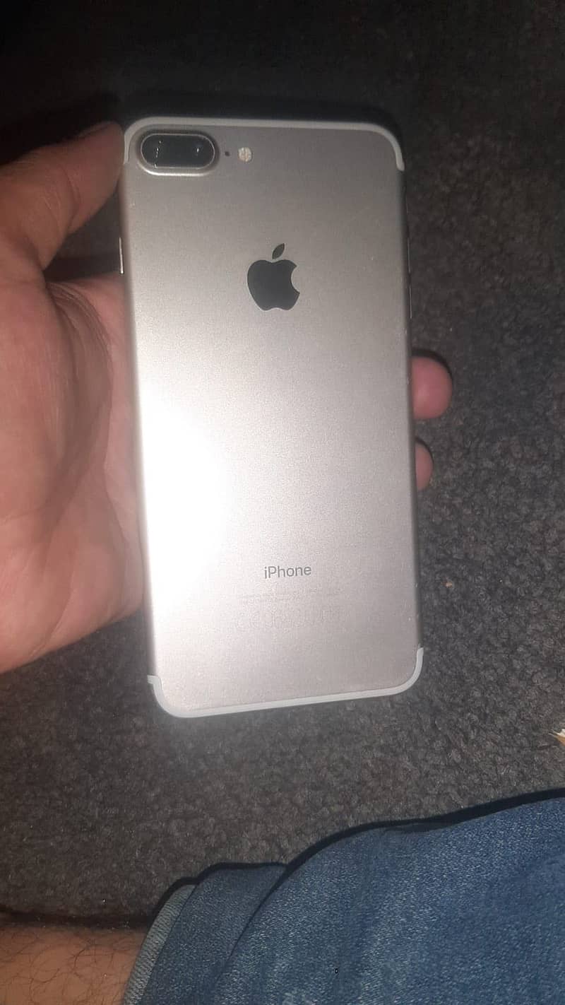 Apple iPhone 7 Plus 0
