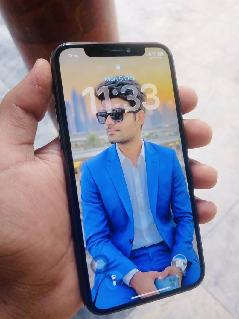 Apple iPhone 11 Pro 1