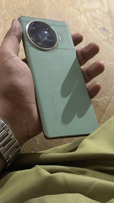 Tecno Spark 20 Pro Plus 0