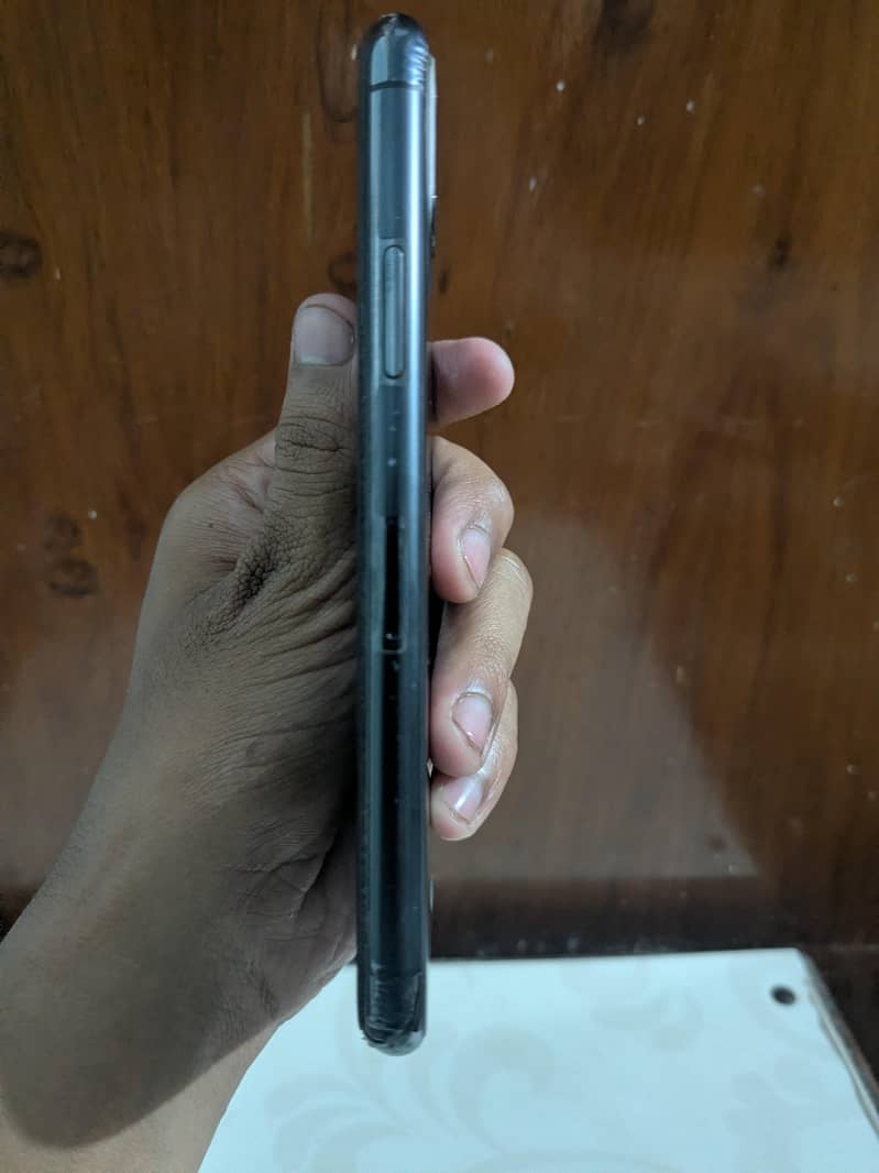 Apple iPhone 11 Pro 1