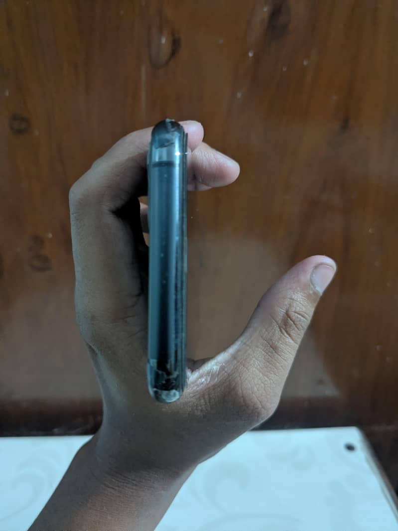 Apple iPhone 11 Pro 3