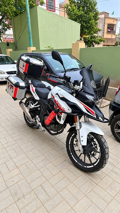 Benelli TRK 251