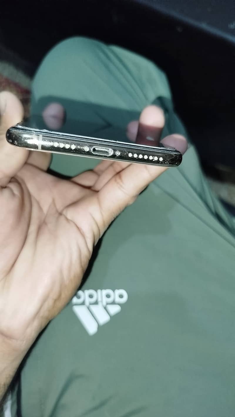 iphone xs max 4