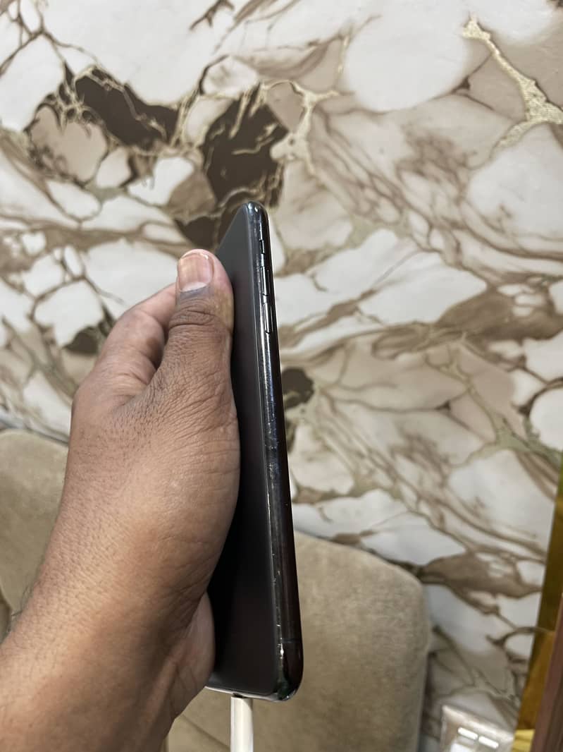 Apple iPhone 11 Pro Max 0
