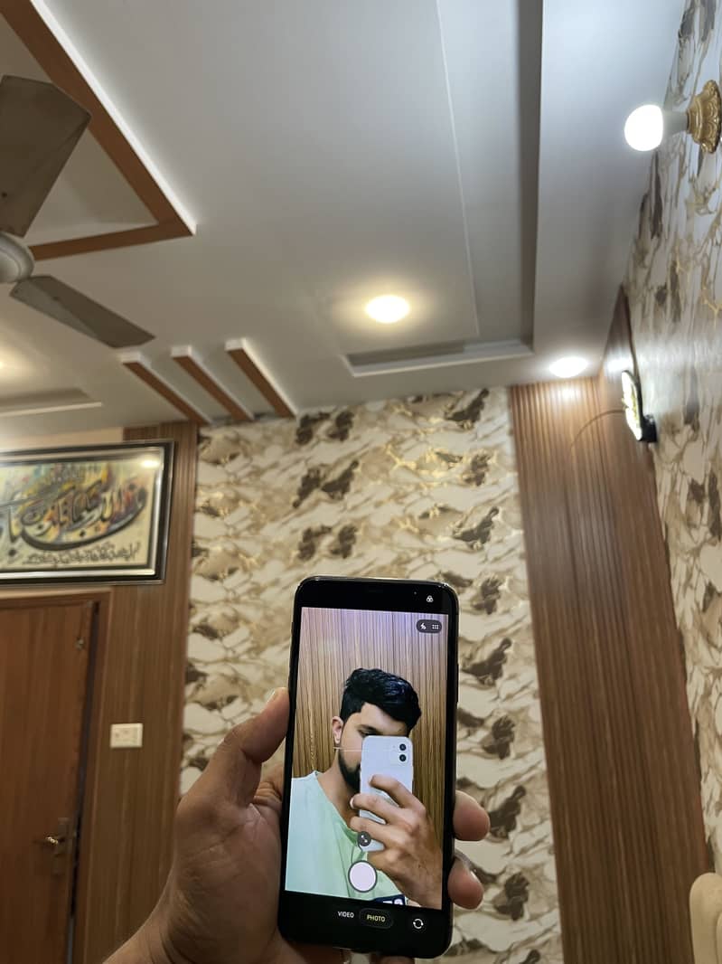 Apple iPhone 11 Pro Max 9