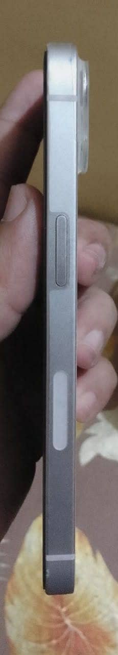 Apple iPhone 13 7