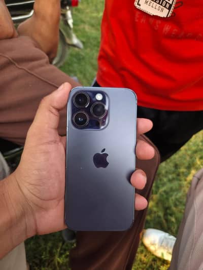 IPhone 14 Pro jv 97 Health 10/10