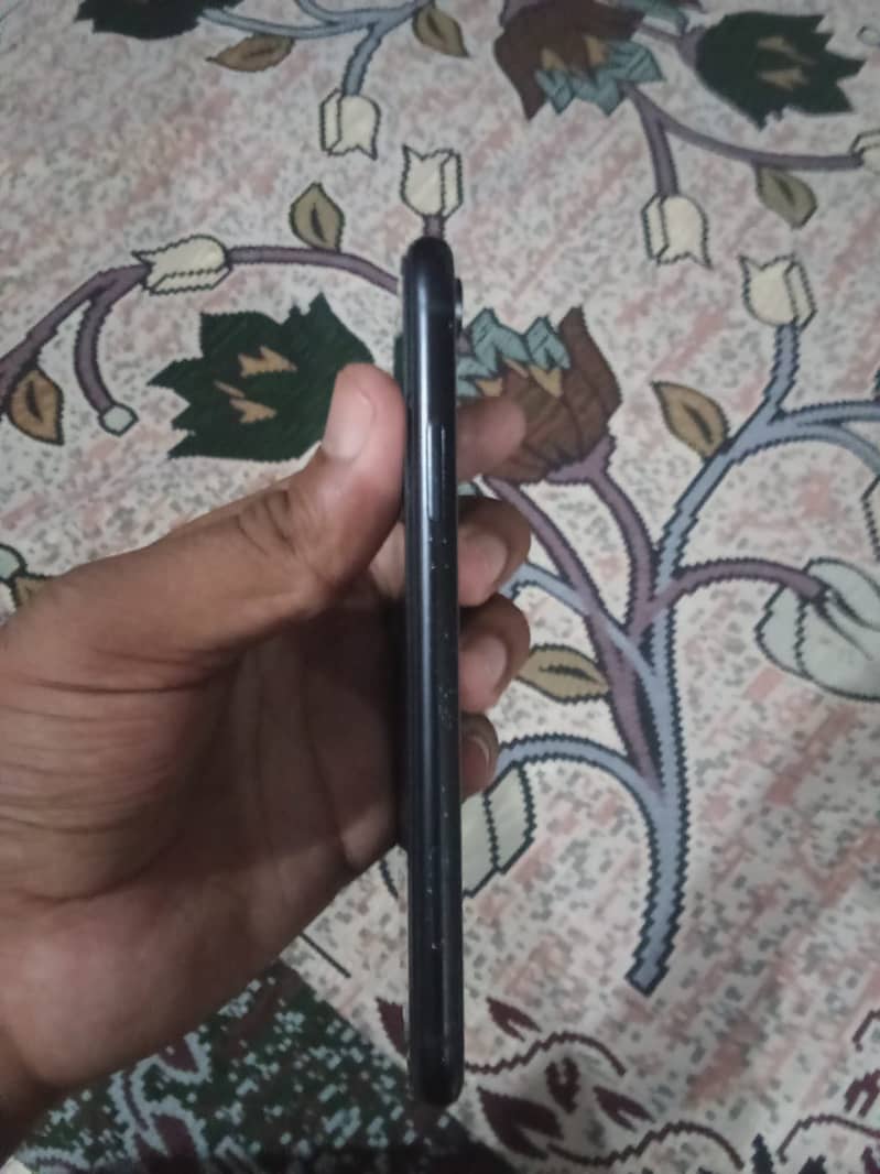 Apple iPhone XR 1