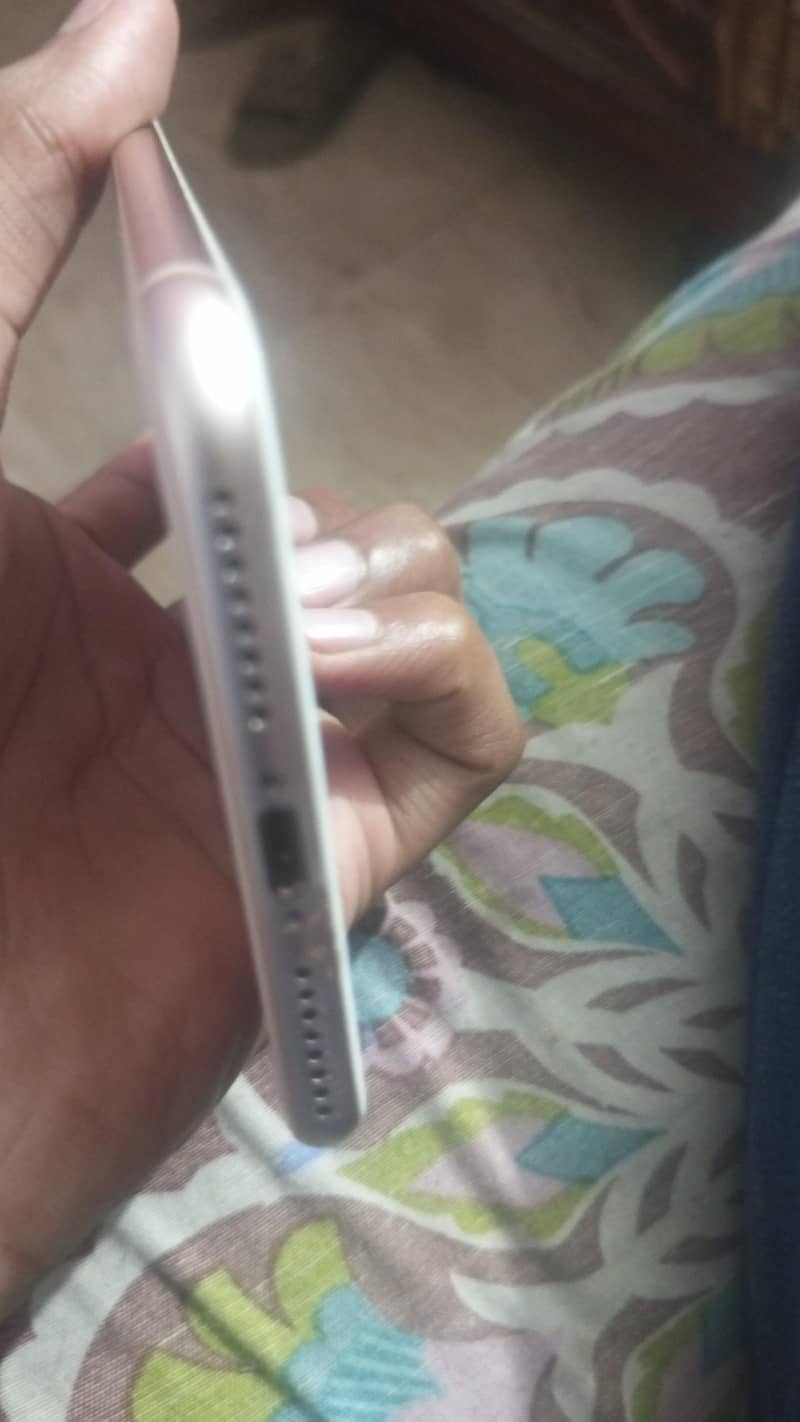 Apple iPhone 8 Plus 1