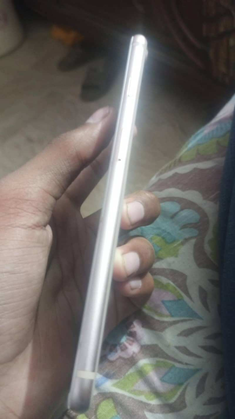 Apple iPhone 8 Plus 2