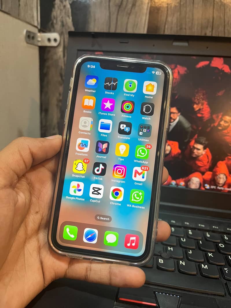 iPhone XR 4